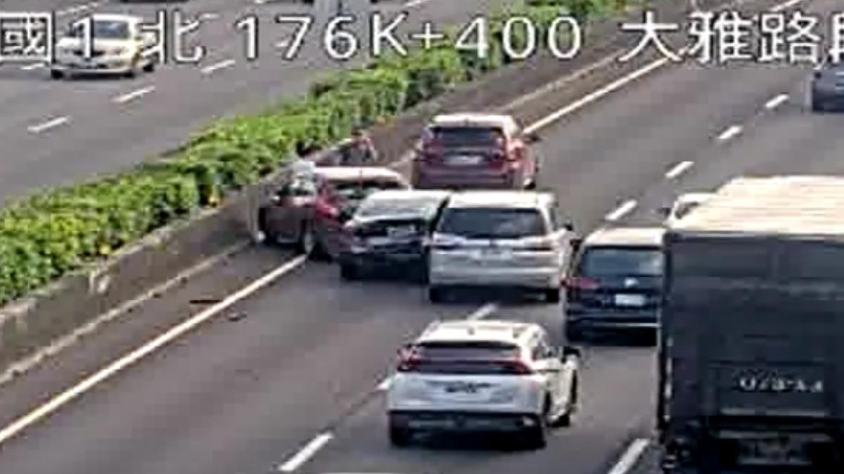 快訊/通勤注意!國1北上大雅段4車連環追撞 車流大回堵