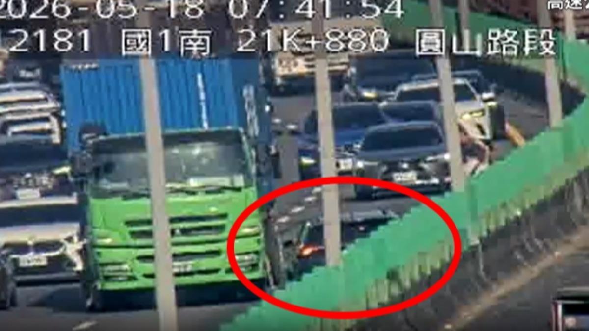 快訊/趕上班快改道!國1北上圓山段「2車追撞」 占內線塞爆