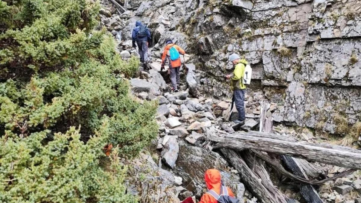 找到了!女子攀志佳陽大山失聯18天 遺體卡200公尺深山斜坡