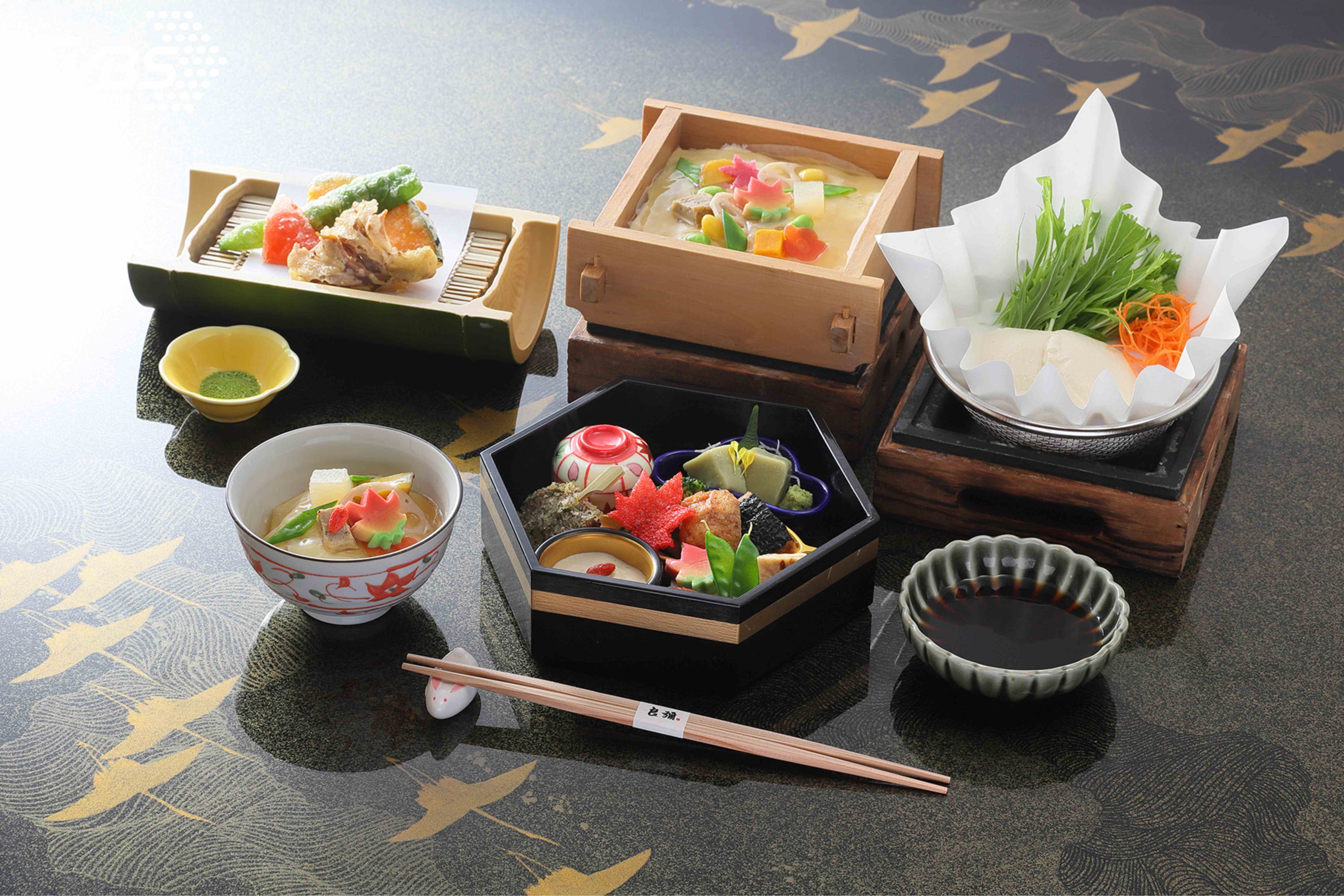 暑假出國凍漲!東南旅遊首創「蔬食友善」行程 跟團最高現省萬元。(圖/東南旅遊提供)