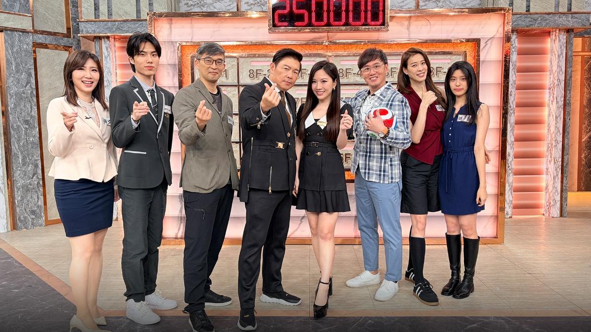 黃文華(左起)、Andrew、徐欣健、曾國城、蔡尚樺、丁元凱、倪雅倫、妍妍一同錄影。(圖/東森綜合台提供)