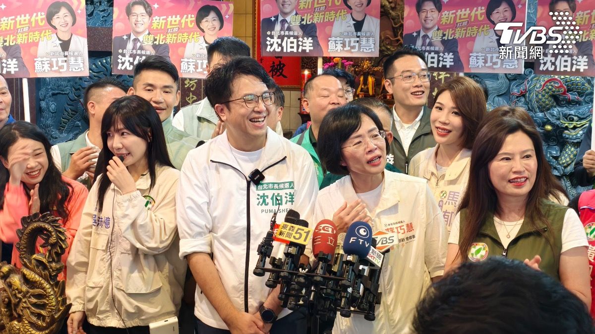 綠營雙北「姐弟」首合體!蘇巧慧跨出新北 偕沈伯洋衝市場掃街
