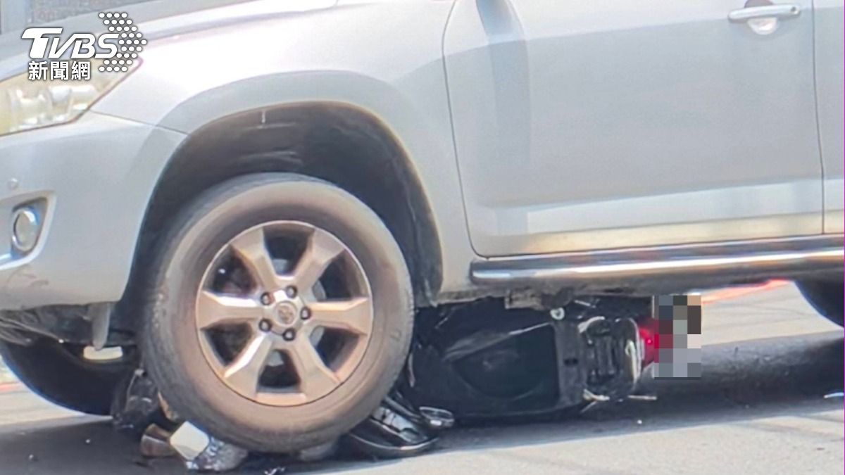 台中嚴重車禍!機車捲進休旅車輪下 婦雙腳遭輾骨折意識不清