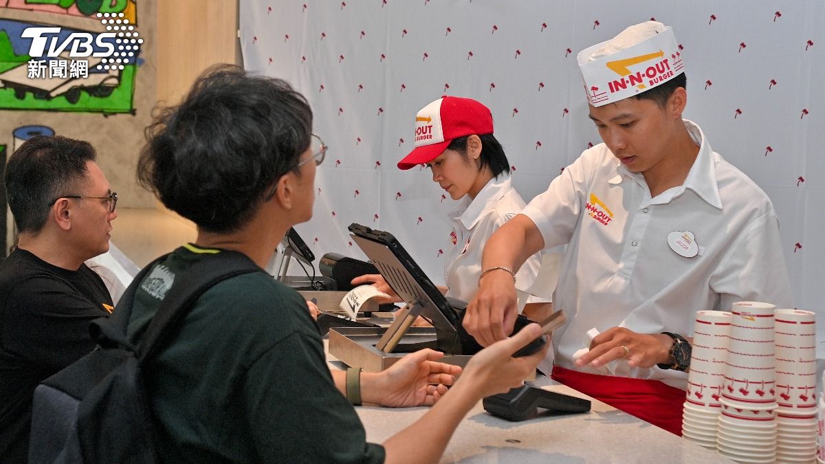 In-N-Out Burger-漢堡-快閃-In-N-Out-美式漢堡-美食-速食-排隊-DREAM PLAZA-