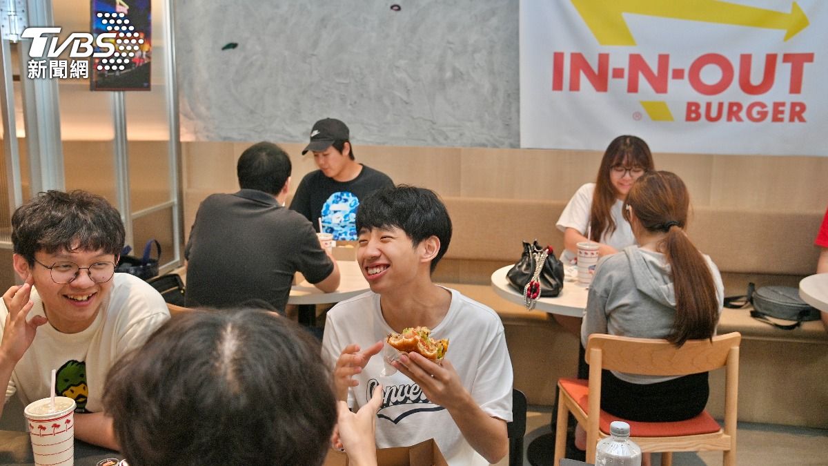 In-N-Out Burger-漢堡-快閃-In-N-Out-美式漢堡-美食-速食-排隊-DREAM PLAZA-