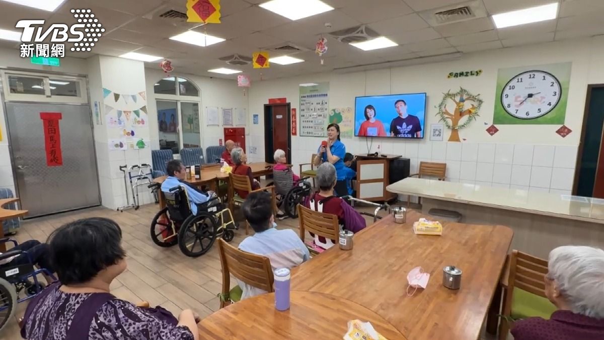 長輩吃飯變慢、常嗆到 恐口腔衰弱!醫揭5大警訊 不可輕忽 (圖/TVBS)