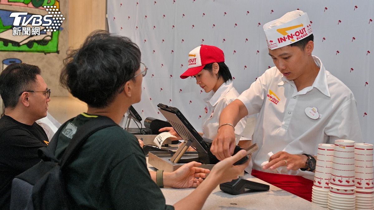 In-N-Out Burger-漢堡-快閃-In-N-Out-美式漢堡-美食-速食-排隊-DREAM PLAZA-