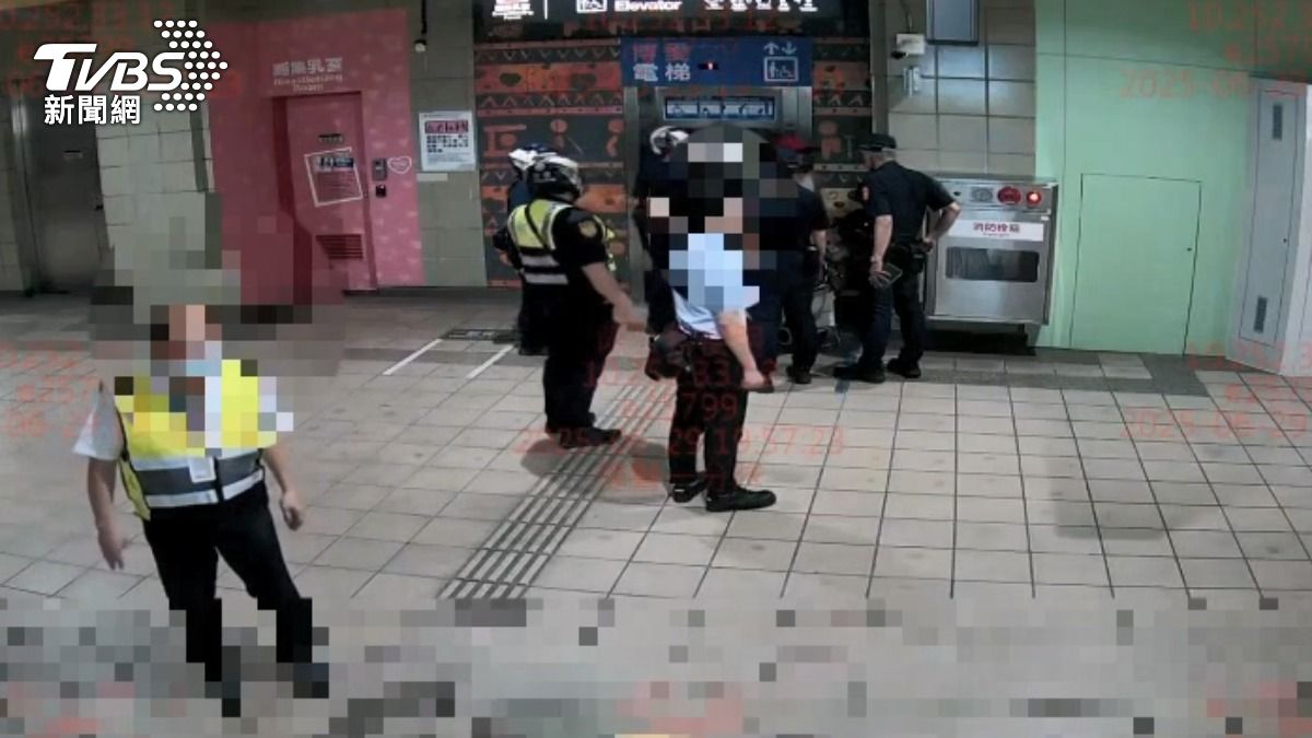 男子拿壽司又放回，店員詢問是遊民嗎引發怒火，男子持榔頭威嚇遭法辦。 (圖／TVBS)