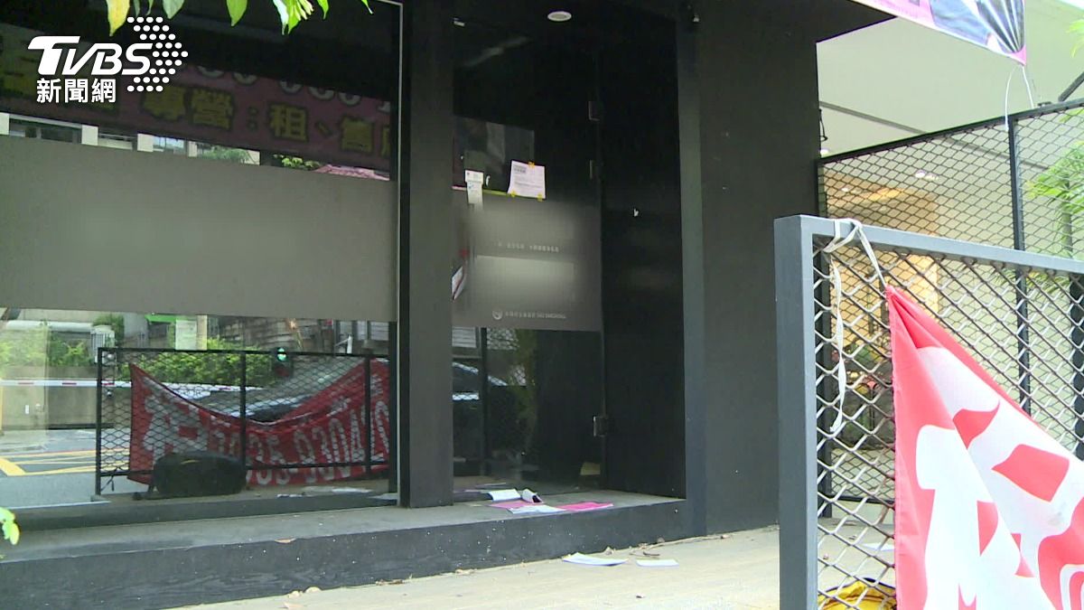 台北一間健身房突然在去年七月底無預警歇業。(圖/TVBS)