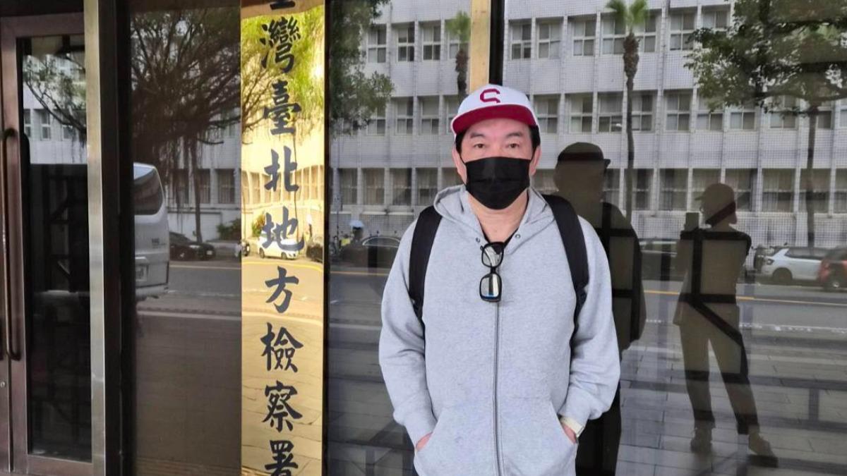 康康突現身台北地檢署！　親揭「被詐騙500萬」內幕
