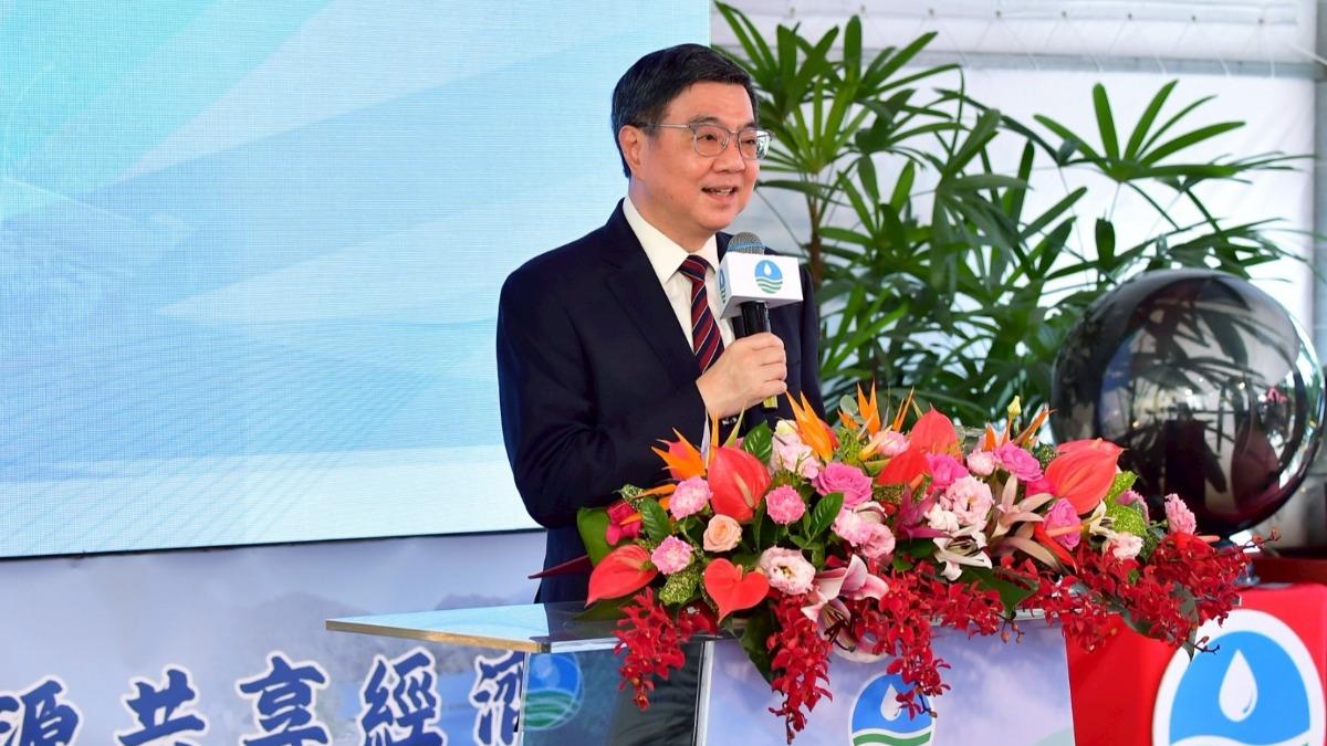 行政院長卓榮泰今(20)日出席「石門水庫至新竹聯通管工程計畫」隧道銜接段工程貫通典禮致詞。(圖/行政院提供)