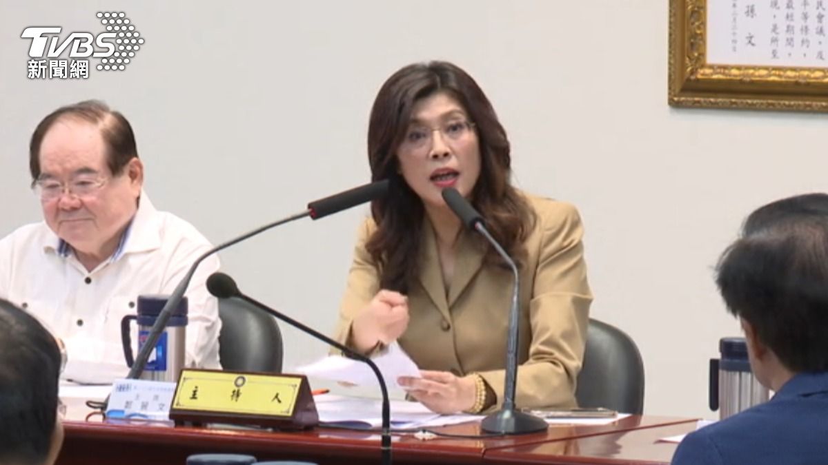 影音/氣到敲桌! 批總統520談話「最大笑話」 鄭麗文狂罵25分鐘