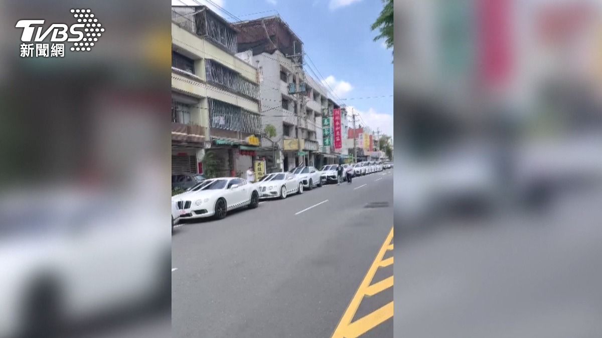 破億送行! 勞斯萊斯.賓利百台豪車陣告別式。(圖/兆鋐國際車業 提供)