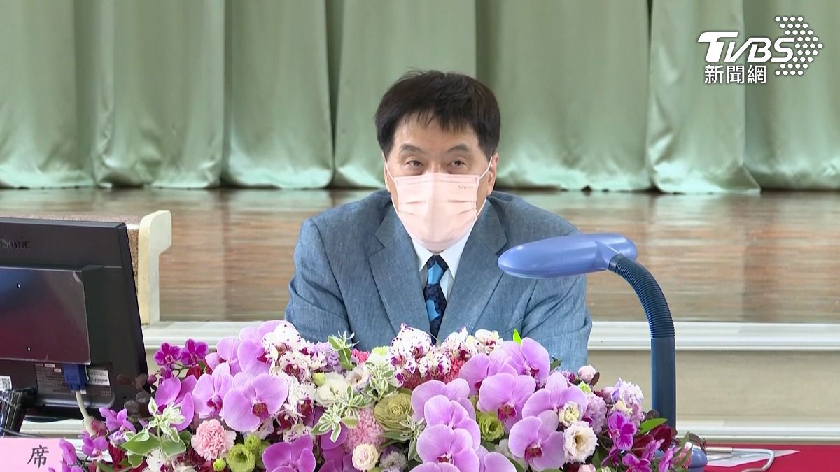 統一超舉辦股東大會,董事長羅智先親自坐鎮,親自解答家樂福礙於法規問題,改名處於尷尬階段,另外兩大速食品牌傳出拋售,統一有沒有可能接手?(圖/TVBS)