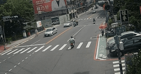 撞擊瞬間曝光。（圖／TVBS）