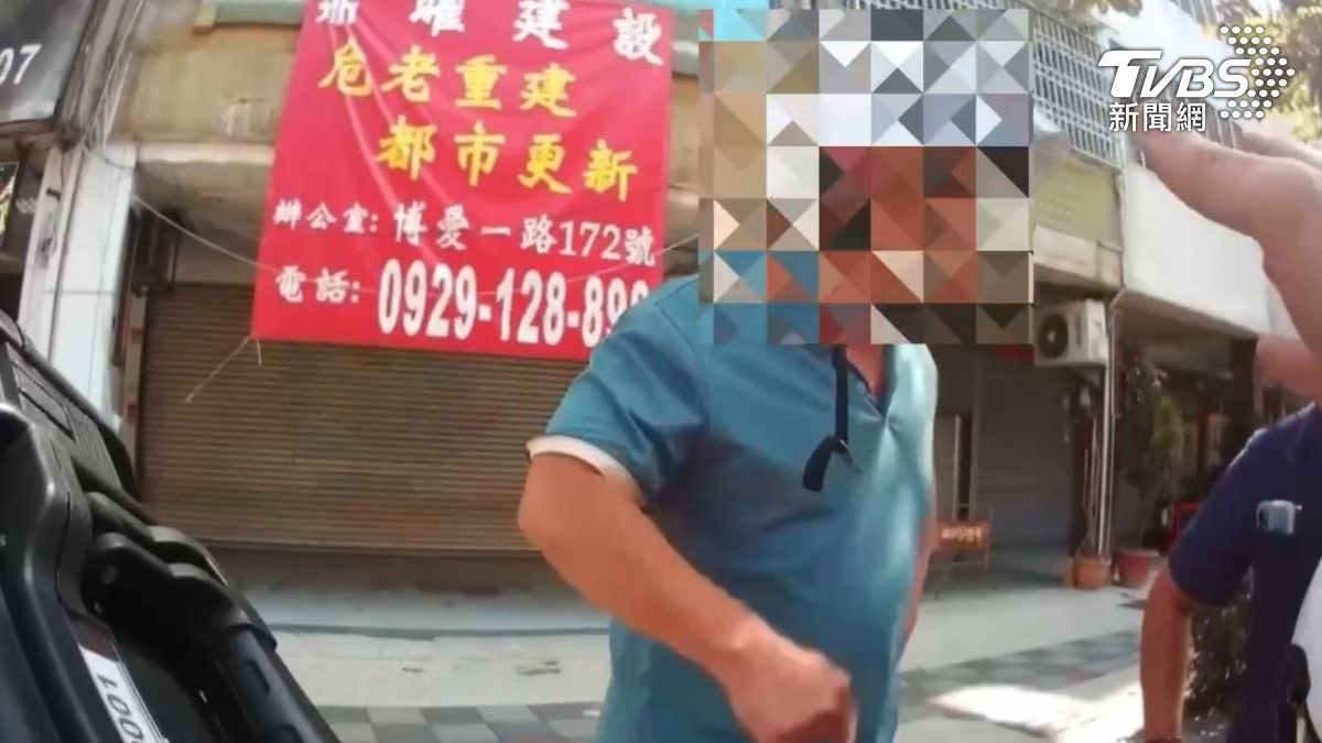 未禮讓行人被攔查!高雄警爆氣騎車輾同事腳 遭記大過列汰除
