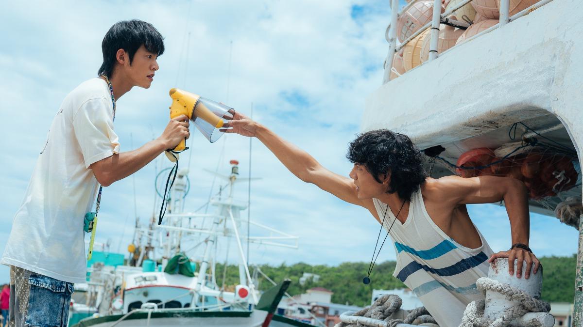 余杰恩(左)與各務孝太甜中帶虐的互動,讓每場對手戲都戀愛感十足。(圖/有意思國際傳媒、犢影制作提供)
