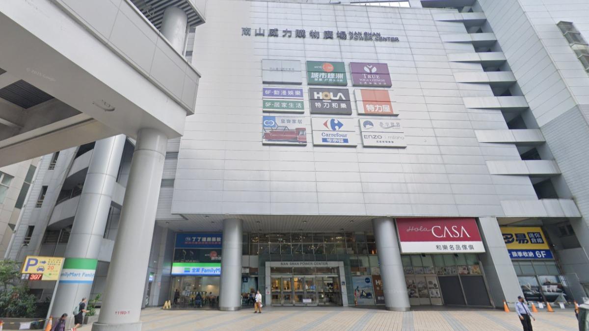 捷運旁「知名百貨」沒人逛!櫃位幾乎撤光 在地人嘆:快變鬼城