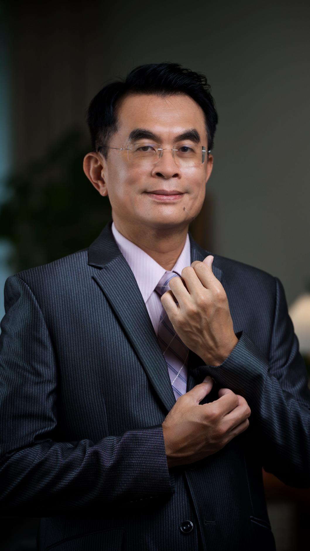 高雄師範大學前理學院院長、物理系教授何明宗博士。(圖/TVBS)