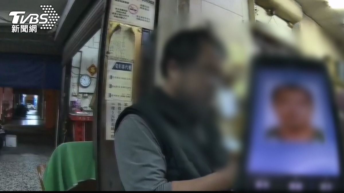 江姓男子老神在在，先是佯裝失憶，對員警的問題一概表示不記得。(圖／TVBS)