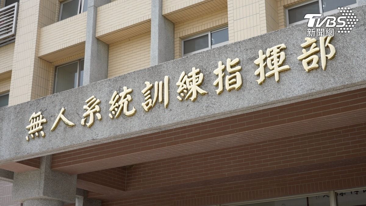 陸軍無人系統訓練指揮部,4月才從「中心」升格為「部」。這代表國軍建軍思維的質變,要有大塊頭的武器,也要建構小而美的不對稱戰力。(圖/柯勝雄攝)