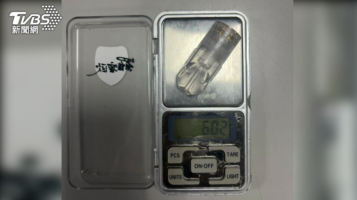 警方查扣依托咪酯煙彈。（圖／TVBS）