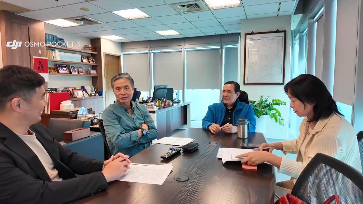 「馬英九成金小刀提線木偶」 邱毅看這一幕轟:像學生被盯寫悔過書