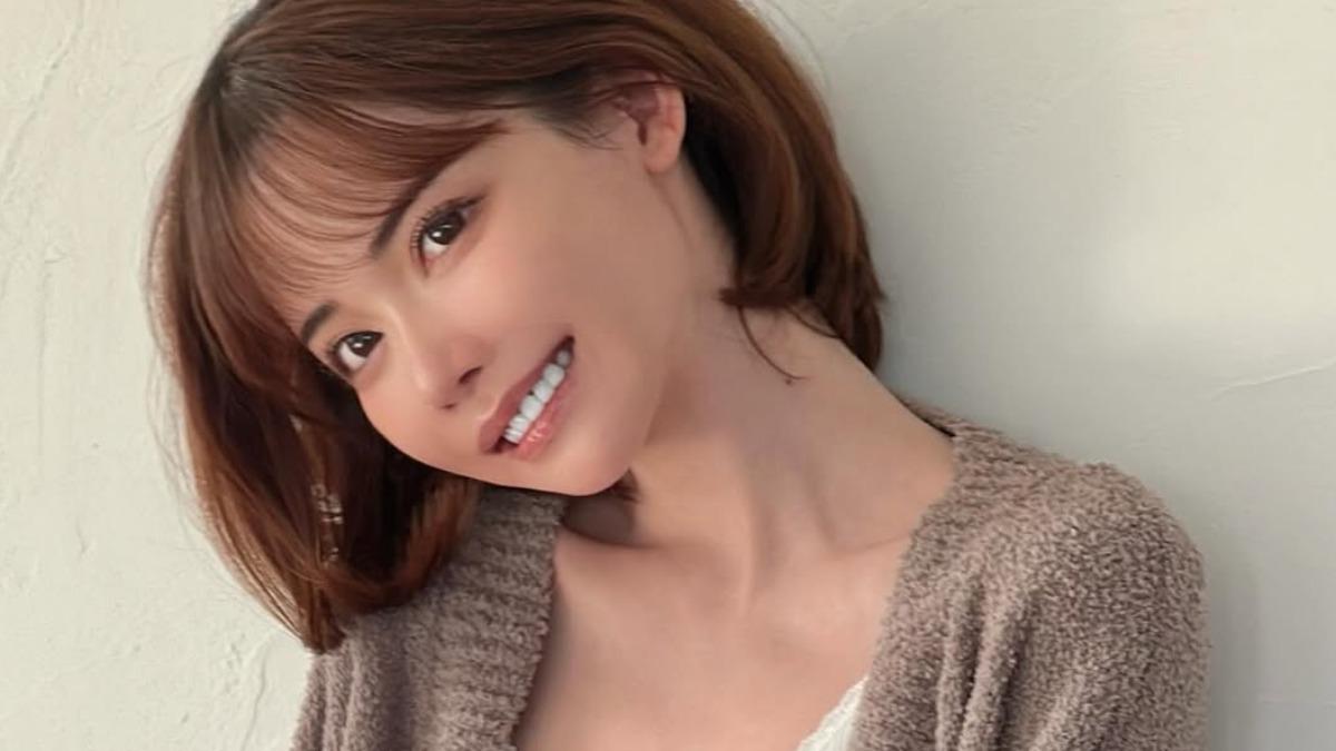 深田詠美受訪時的頭銜變成了「前AV女優」。(圖/翻攝自IG)