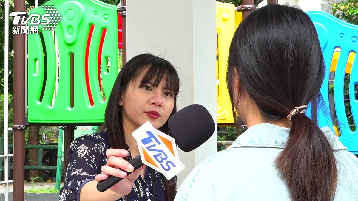 A小姐指控，原本保險公司說只要有收據，就會理賠診所醫美除疤療程，但A小姐不滿保險公司後來卻拒絕理賠。（圖／TVBS）