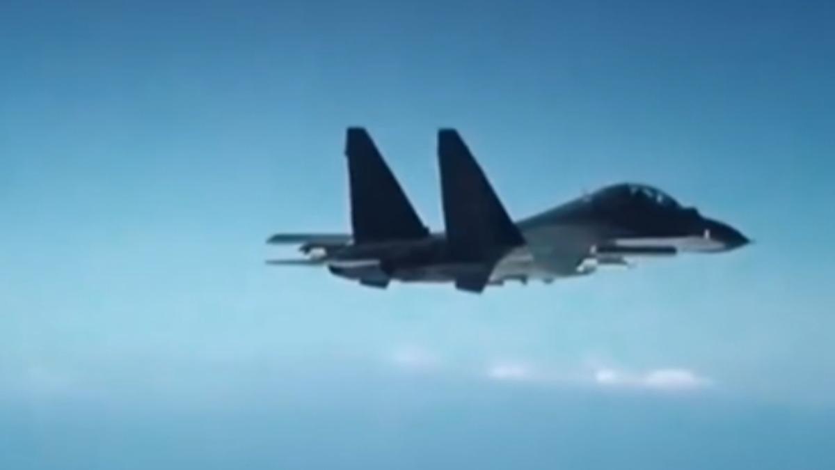 中共軍機頻繁襲擾西南空域，我國空軍雷達嚴密監控並廣播驅離。（圖／TVBS）