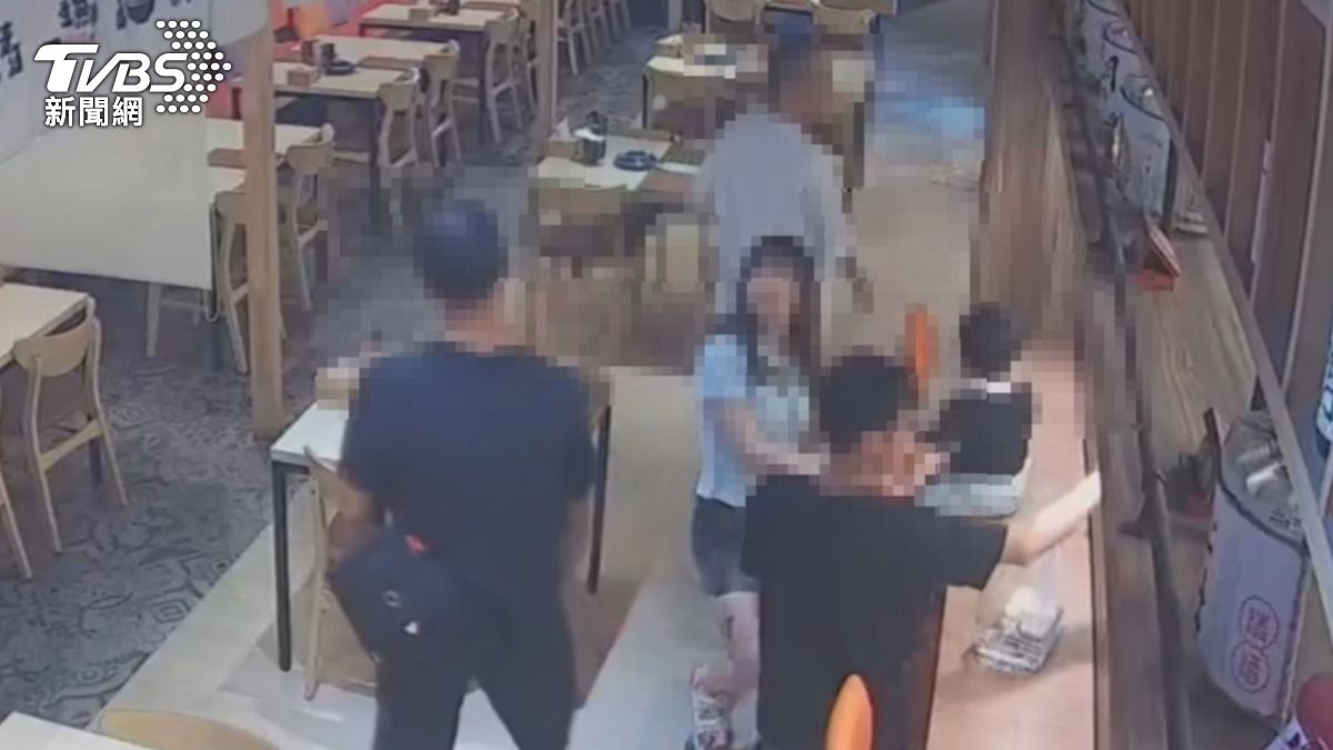 5大1小狂吃霸王餐，以「現場有小孩」為由，要求業者不報警，未料對方人間蒸發。（圖／TVBS）
