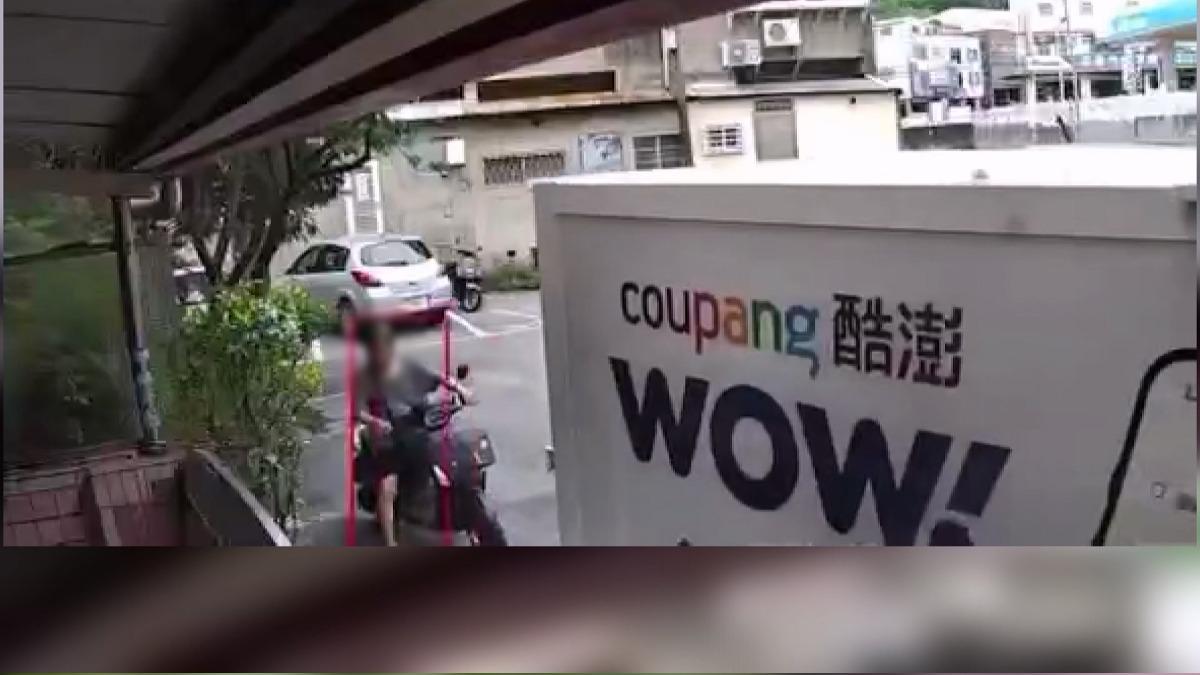 貨車倒車如追殺！78歲翁騎車閃避　下秒路樹倒塌被砸中。(圖／Threads how208)