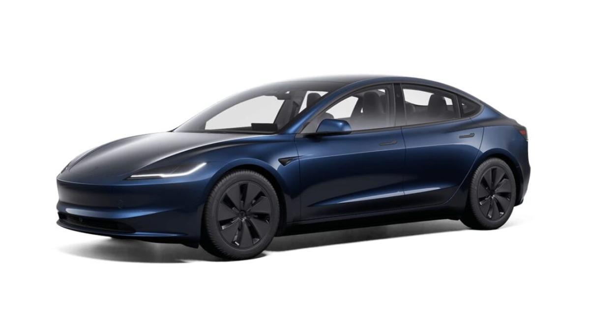 Model 3 Long Range後驅車型比照Model Y新增「海軍藍」車色。(圖/Telsa)