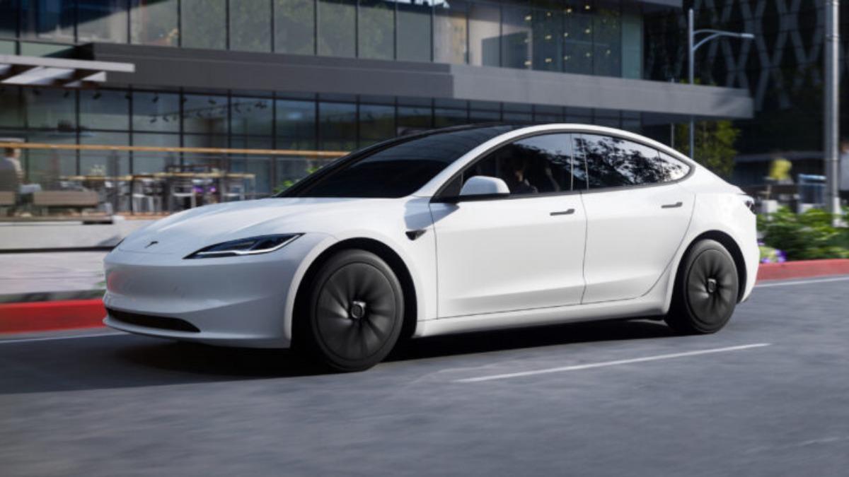 未來Model 3會不會增加新車型拉低入手門檻還有待觀察。(圖/Telsa)