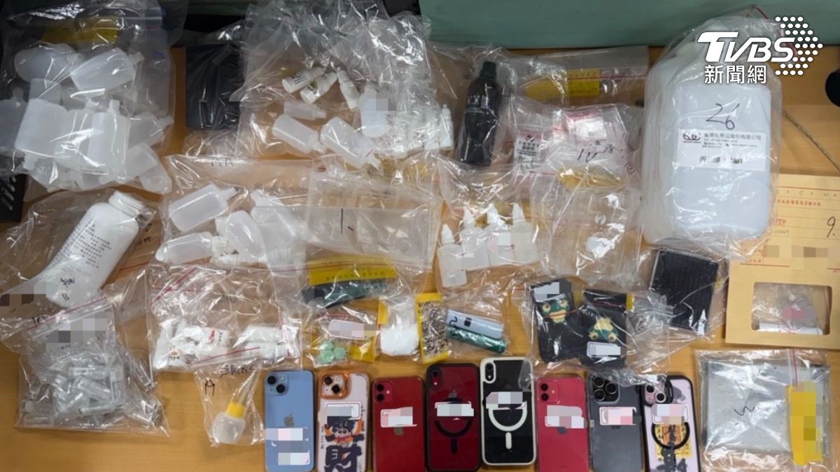 警方在蘇女租屋處搜出大量毒品。（圖／TVBS）
