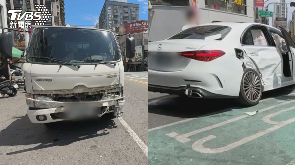 這起車禍撞擊力道不小，進口轎車的板金嚴重凹陷變形，部分車殼被擊落散落一地，貨車車頭同樣出現明顯車損。（圖／TVBS）