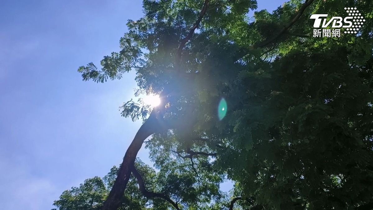 消防分隊位於山區交界處,根據了解,不能開冷氣的空間包括人員休息的臥室及辦公室,只有值班台可以開著冷氣(圖/TVBS)