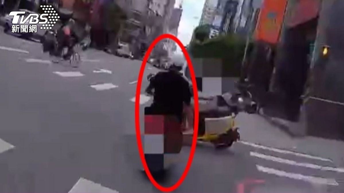 中和又爆毒駕!毒品前科男搖頭晃腦還想逃 闖紅燈撞飛騎士遭上銬