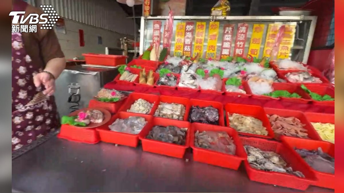 業者表示確實沒有事先講好，但對於當天的情況不願多做回應，隨即轉身繼續備餐開店（圖／TVBS）