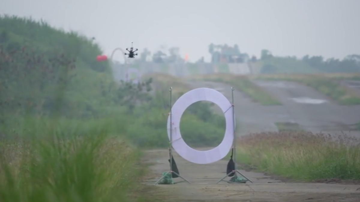 因應現代戰爭趨勢，國軍積極投入無人機實戰化訓練與飛手養成。（圖／陸軍提供）