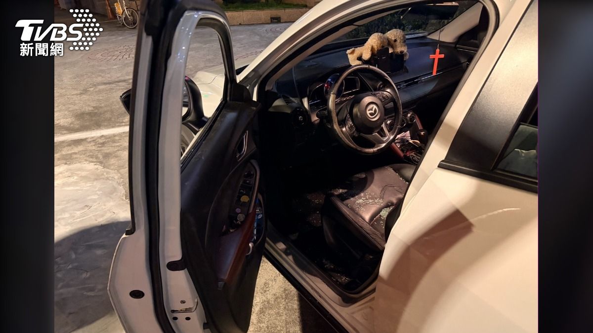車窗全碎。(圖/TVBS)