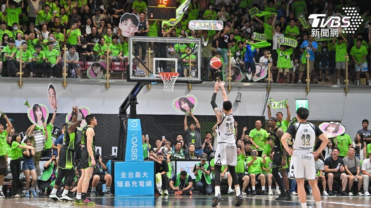 奧帝3罰俱中,率國王1分逆轉贏球,(圖/胡瑞麒攝)