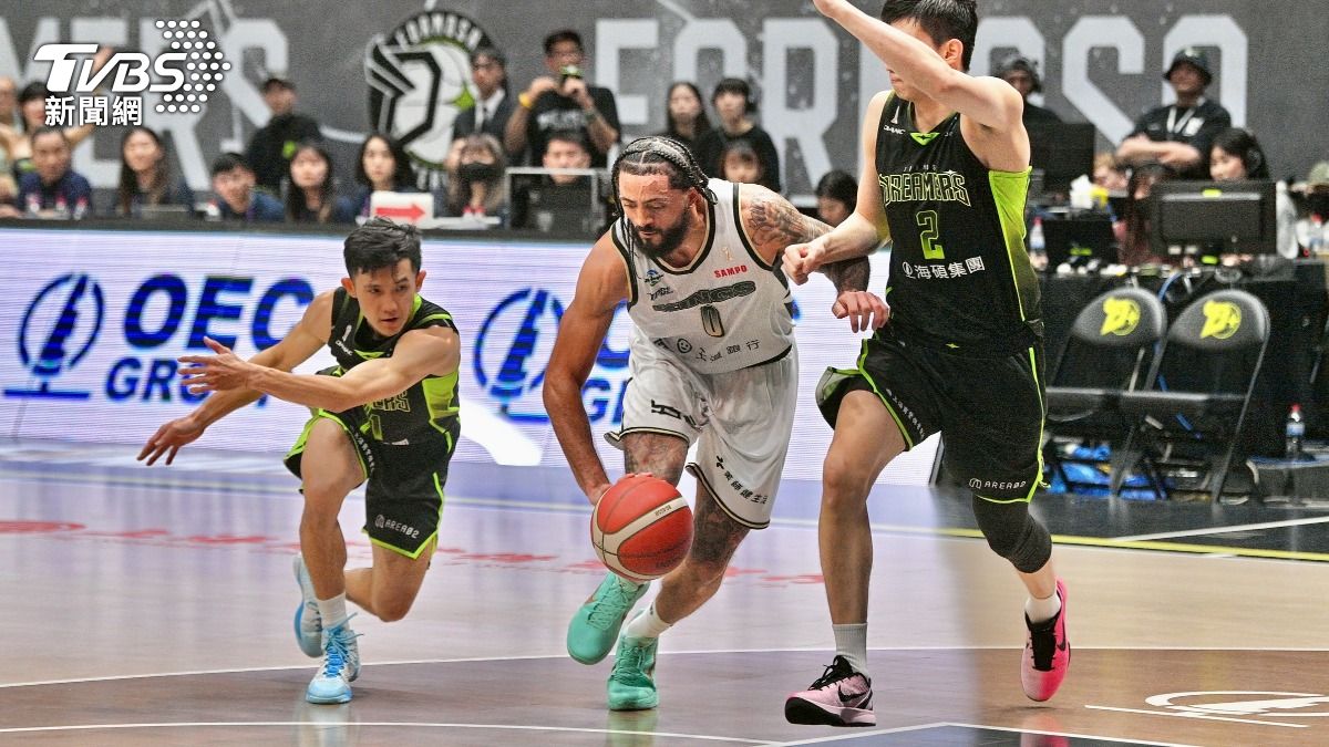 TPBL/狂轟41分率國王奪首勝!杰倫「致敬林書豪」締超狂里程碑
