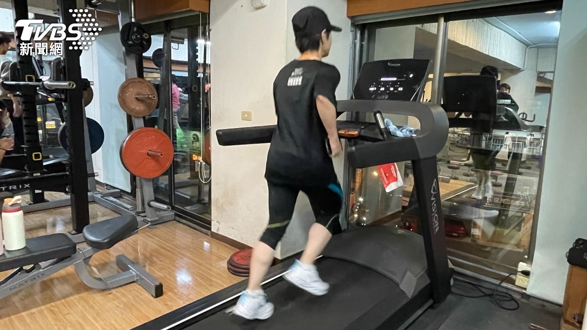 血管年齡比實際老10歲?醫揭「這件事」是動脈硬化關鍵兇手! (圖/TVBS)
