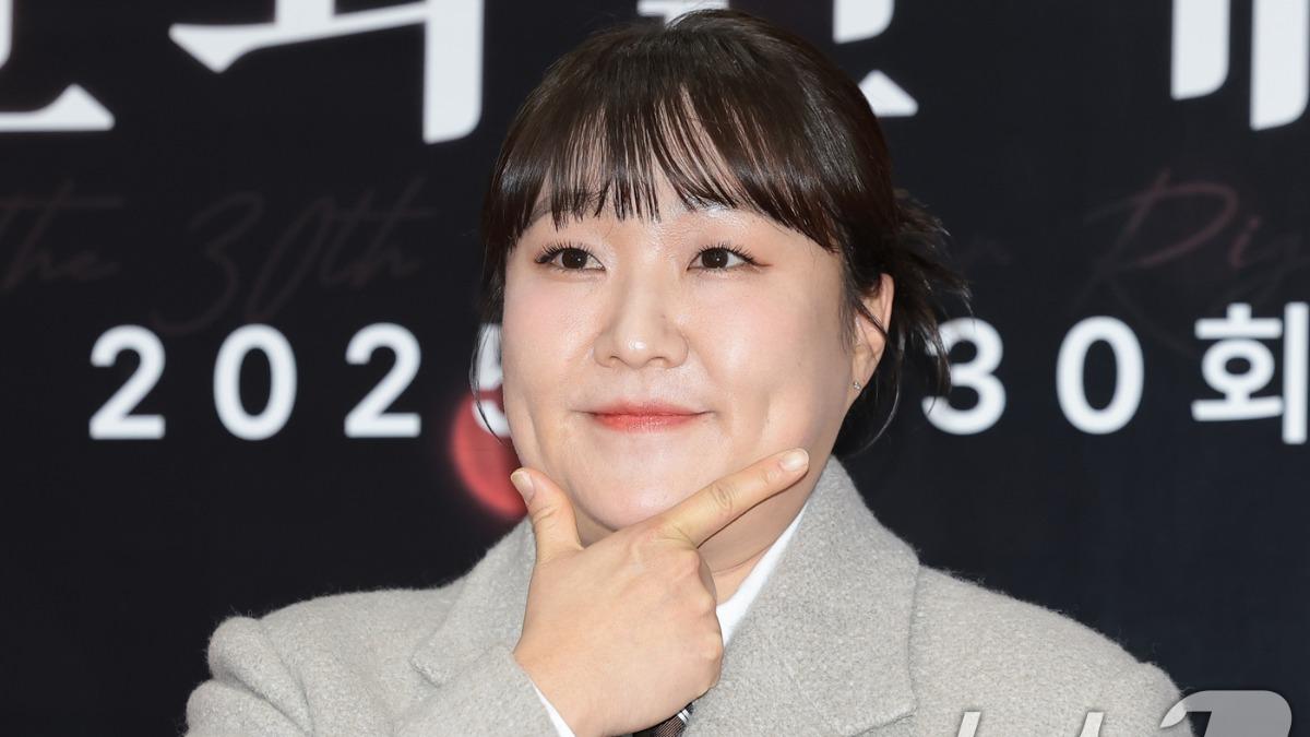 韓國知名諧星李秀智證實公公過世，目前陪伴家人守靈中。（圖／news1提供）