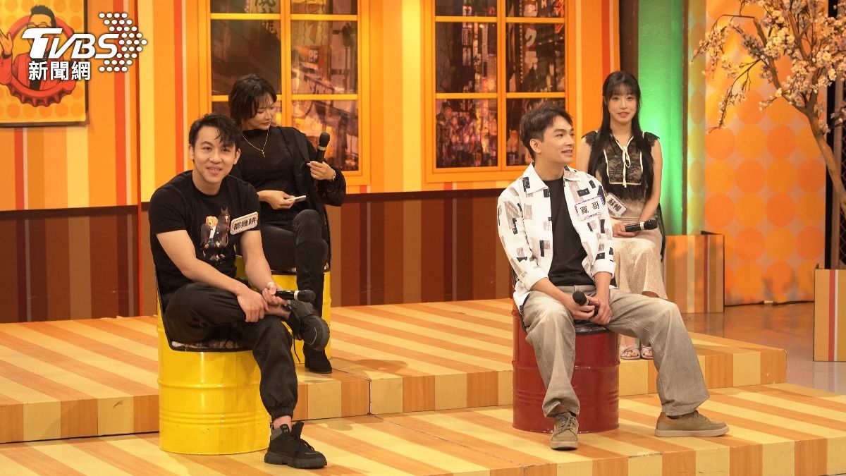 季耕(左下)與林寬作客《11點熱吵店》。(圖/TVBS)