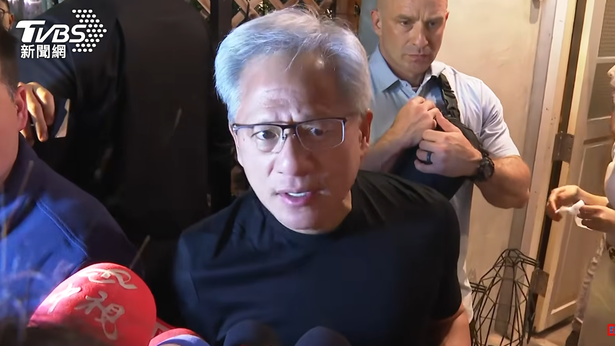 與家人聚餐還親送點心!黃仁勳談北士科AI中心:台灣需更多能源