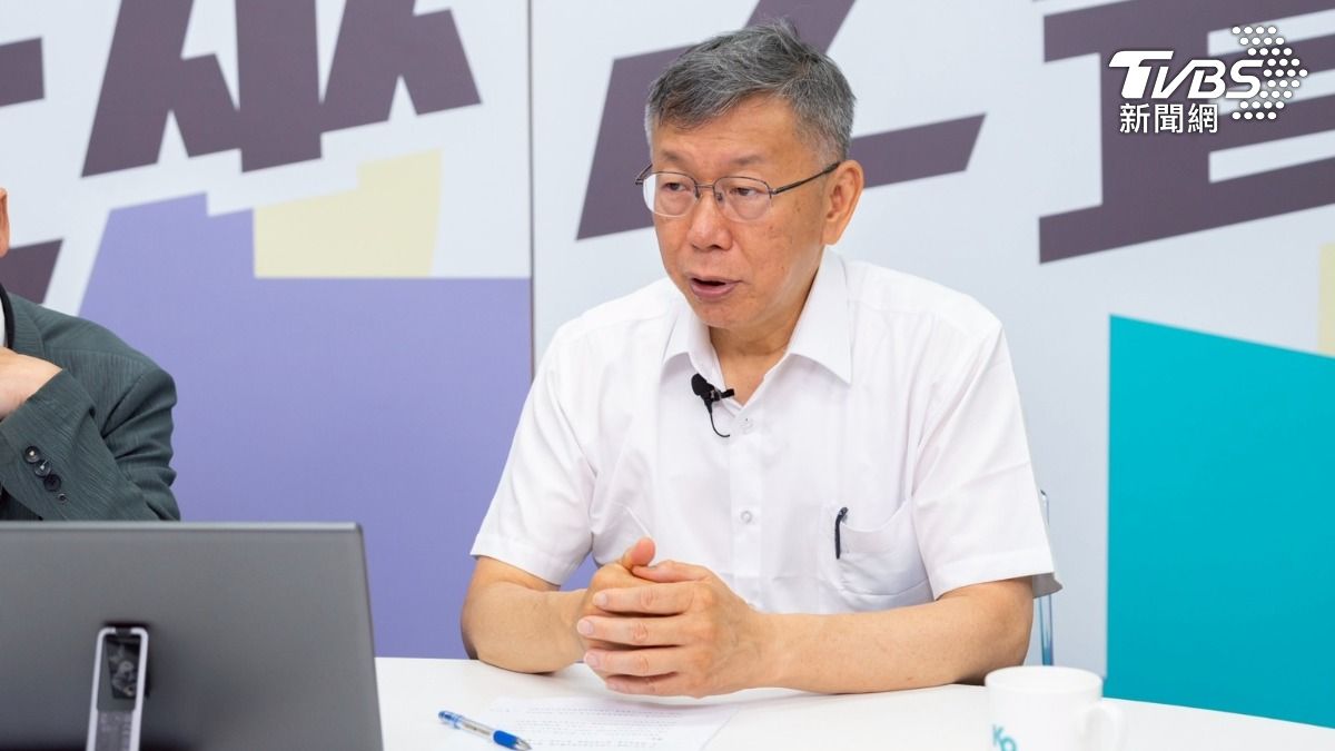 民眾黨創黨主席柯文哲今日接受民眾黨北市第三選區（松山信義）議員參選人許甫的《民眾之聲—言之有午》專訪。（圖／民眾黨提供）