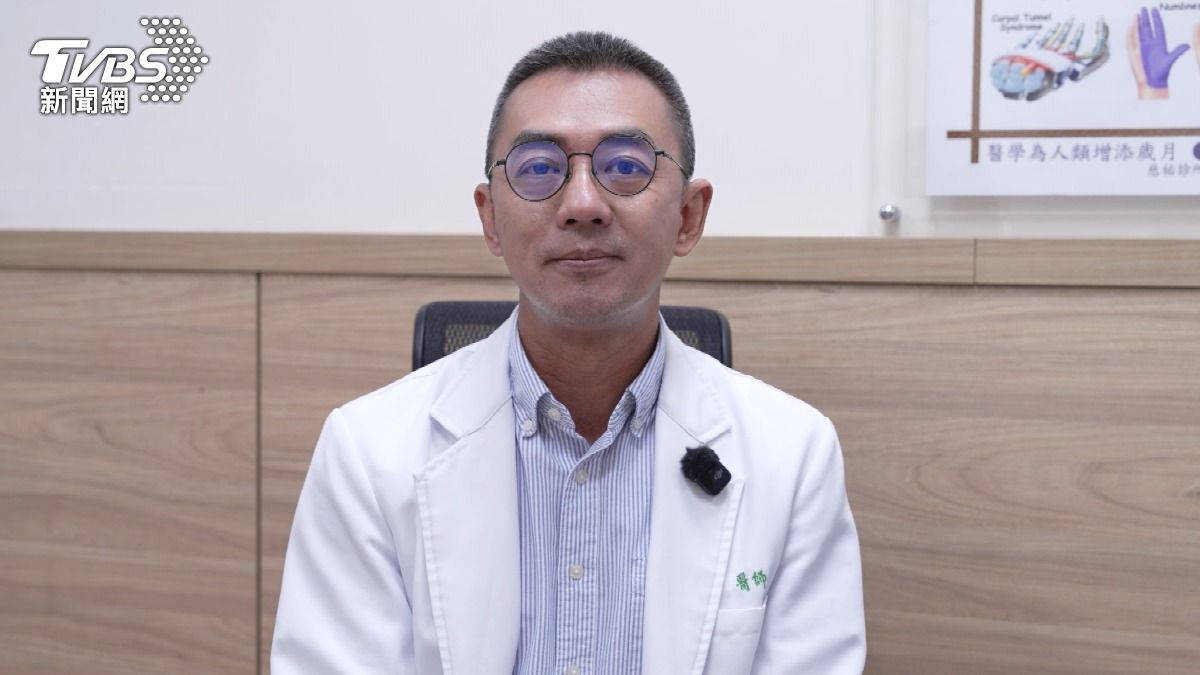 睡前滑手機恐傷記憶力?醫師提醒「這些習慣」讓大腦越來越累! (圖/TVBS)