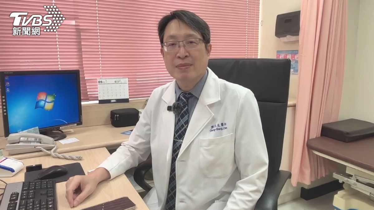 睡前滑手機恐傷記憶力?醫師提醒「這些習慣」讓大腦越來越累! (圖/TVBS)